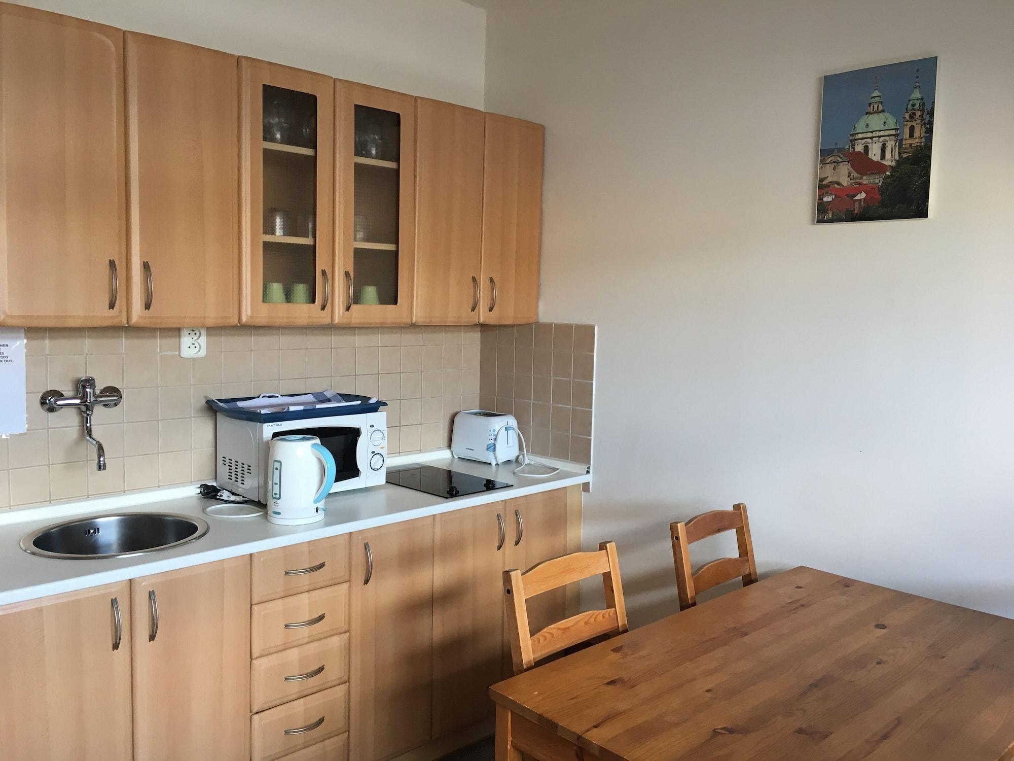 Hostel Rosemary Прага Экстерьер фото