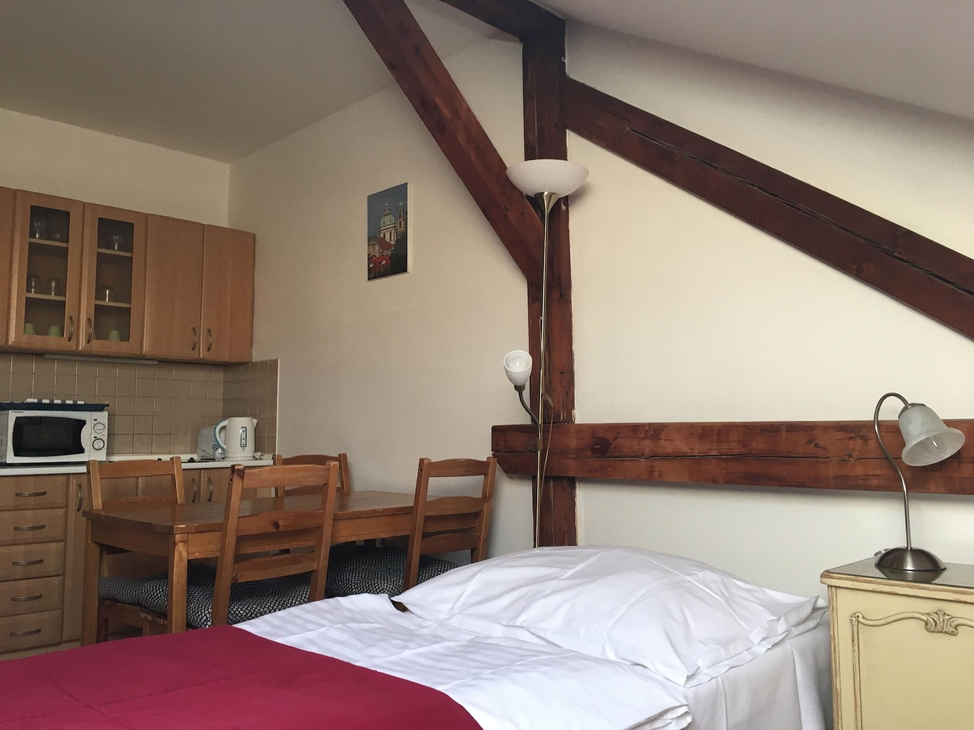 Hostel Rosemary Прага Экстерьер фото