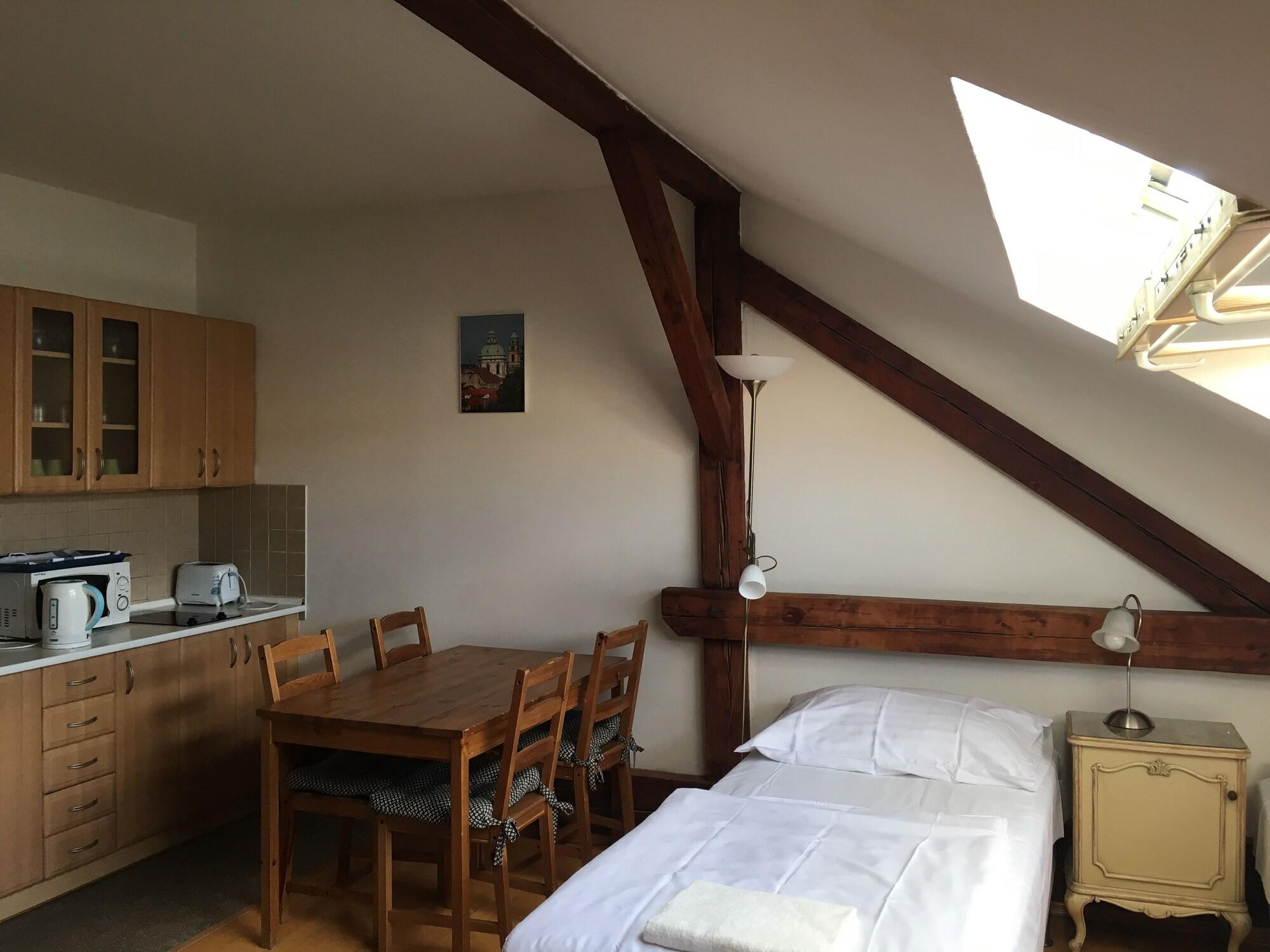 Hostel Rosemary Прага Экстерьер фото