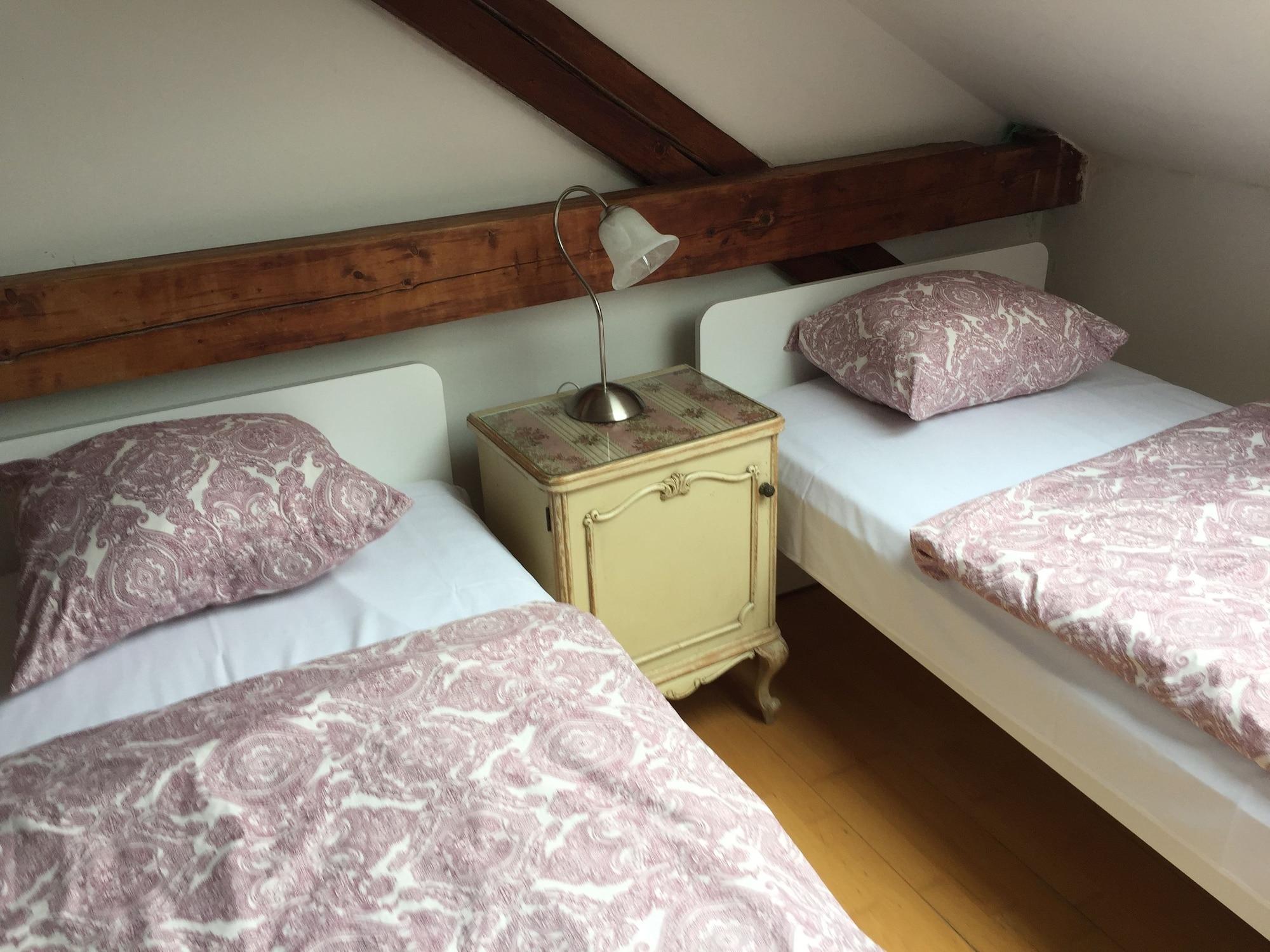 Hostel Rosemary Прага Экстерьер фото