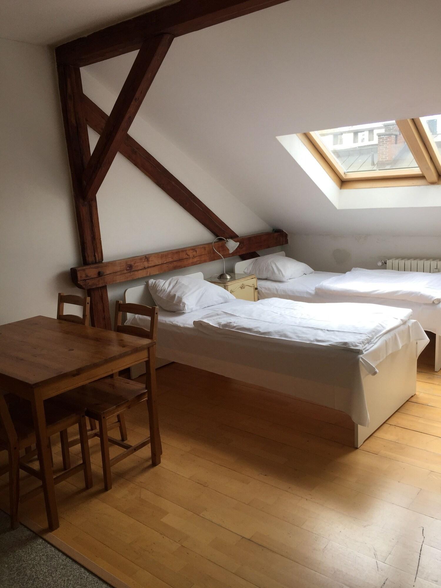 Hostel Rosemary Прага Экстерьер фото