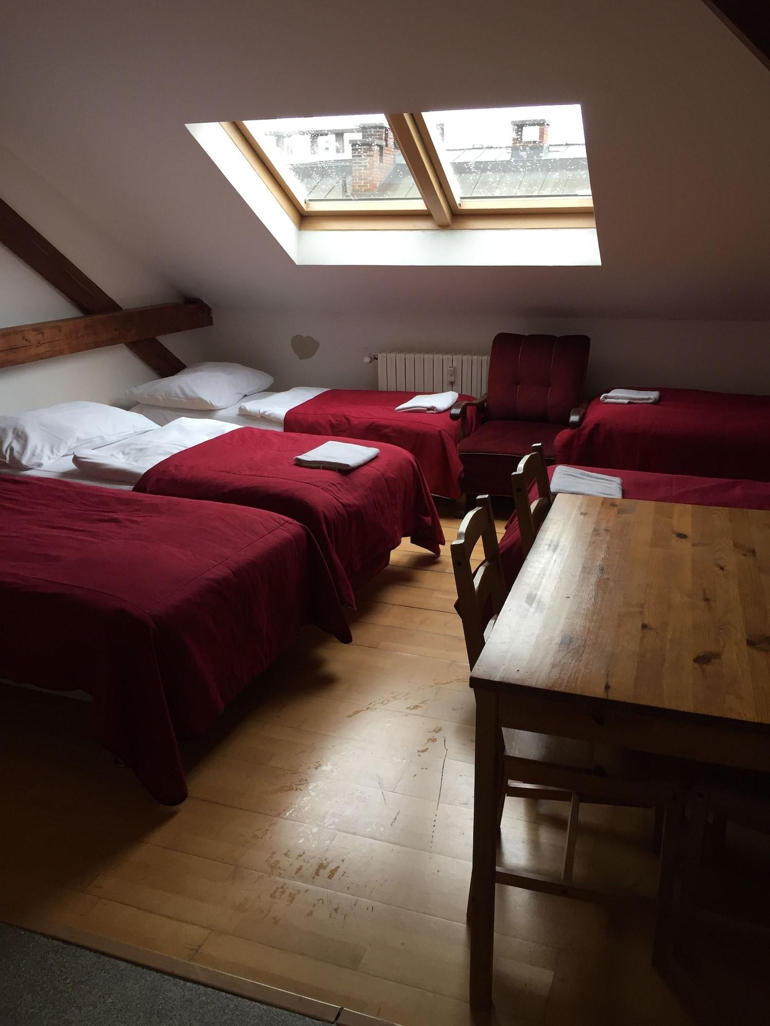 Hostel Rosemary Прага Экстерьер фото