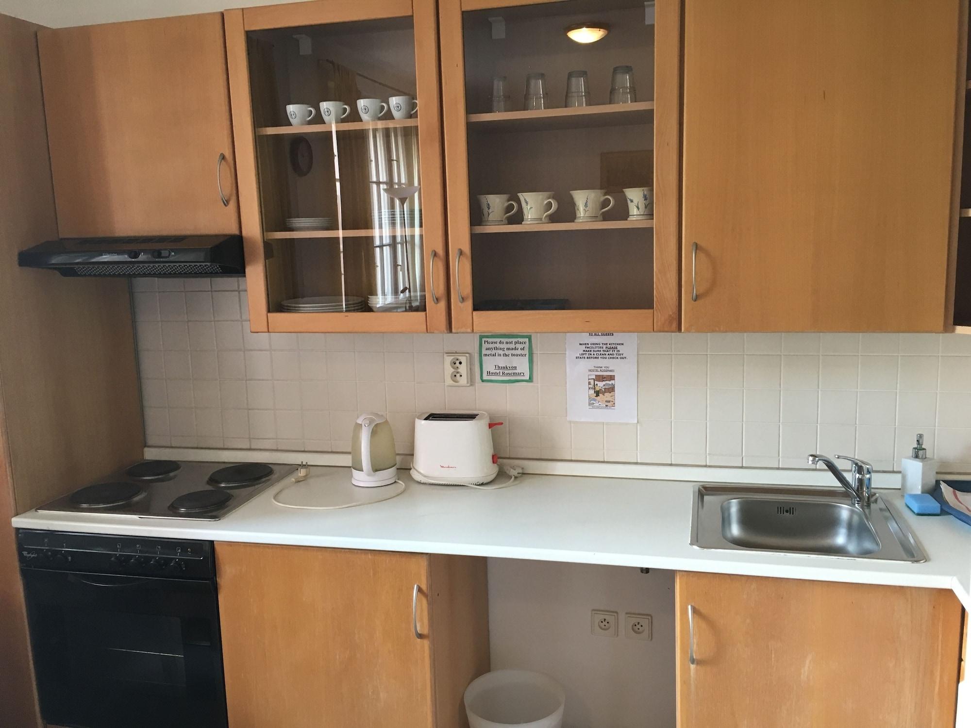 Hostel Rosemary Прага Экстерьер фото
