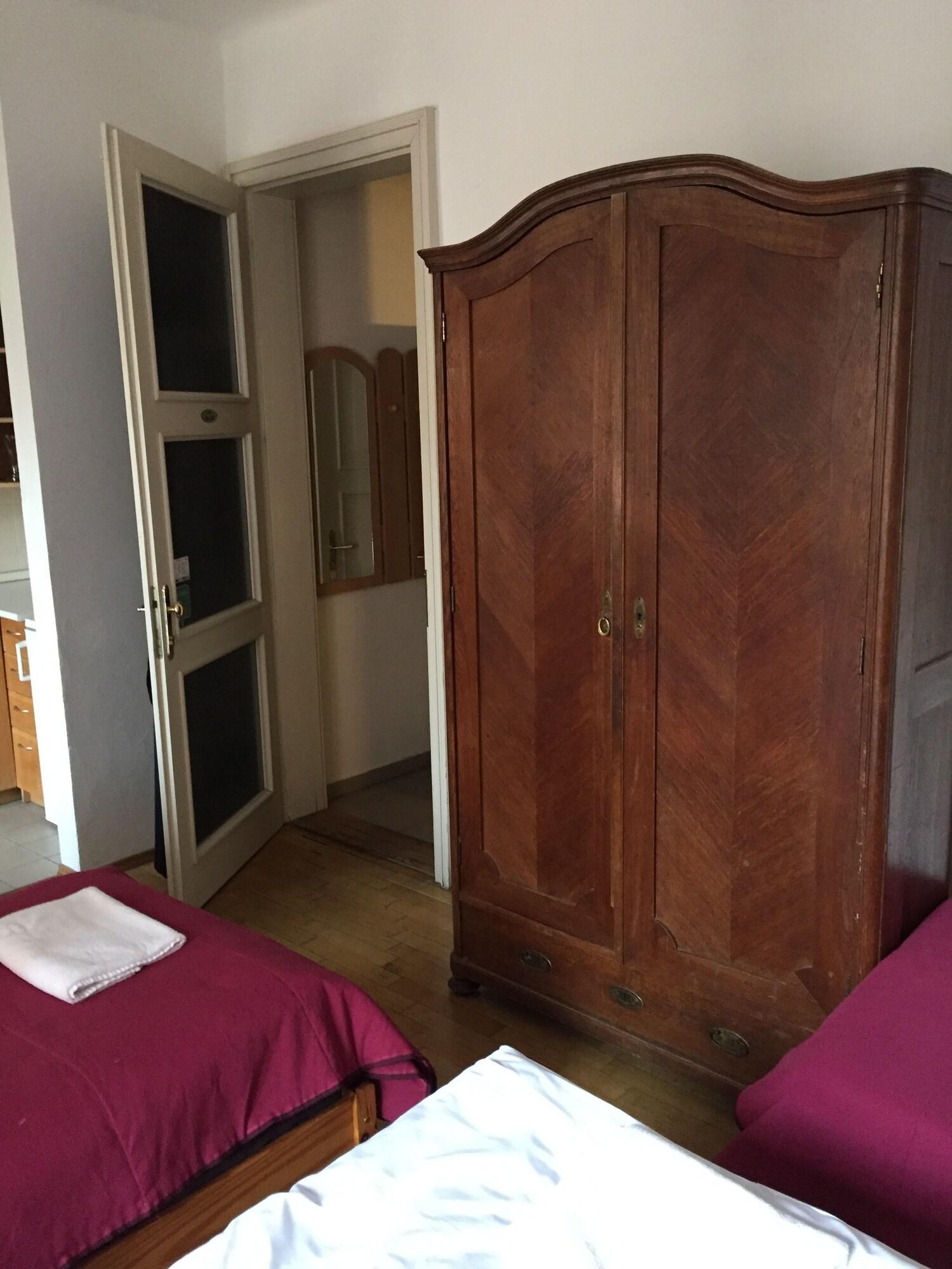 Hostel Rosemary Прага Экстерьер фото