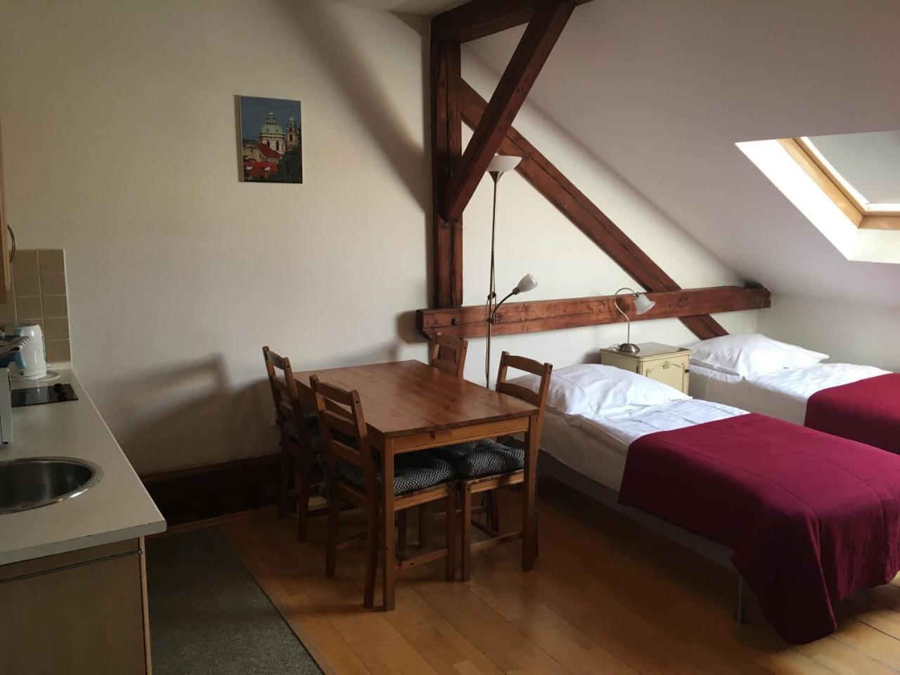 Hostel Rosemary Прага Экстерьер фото