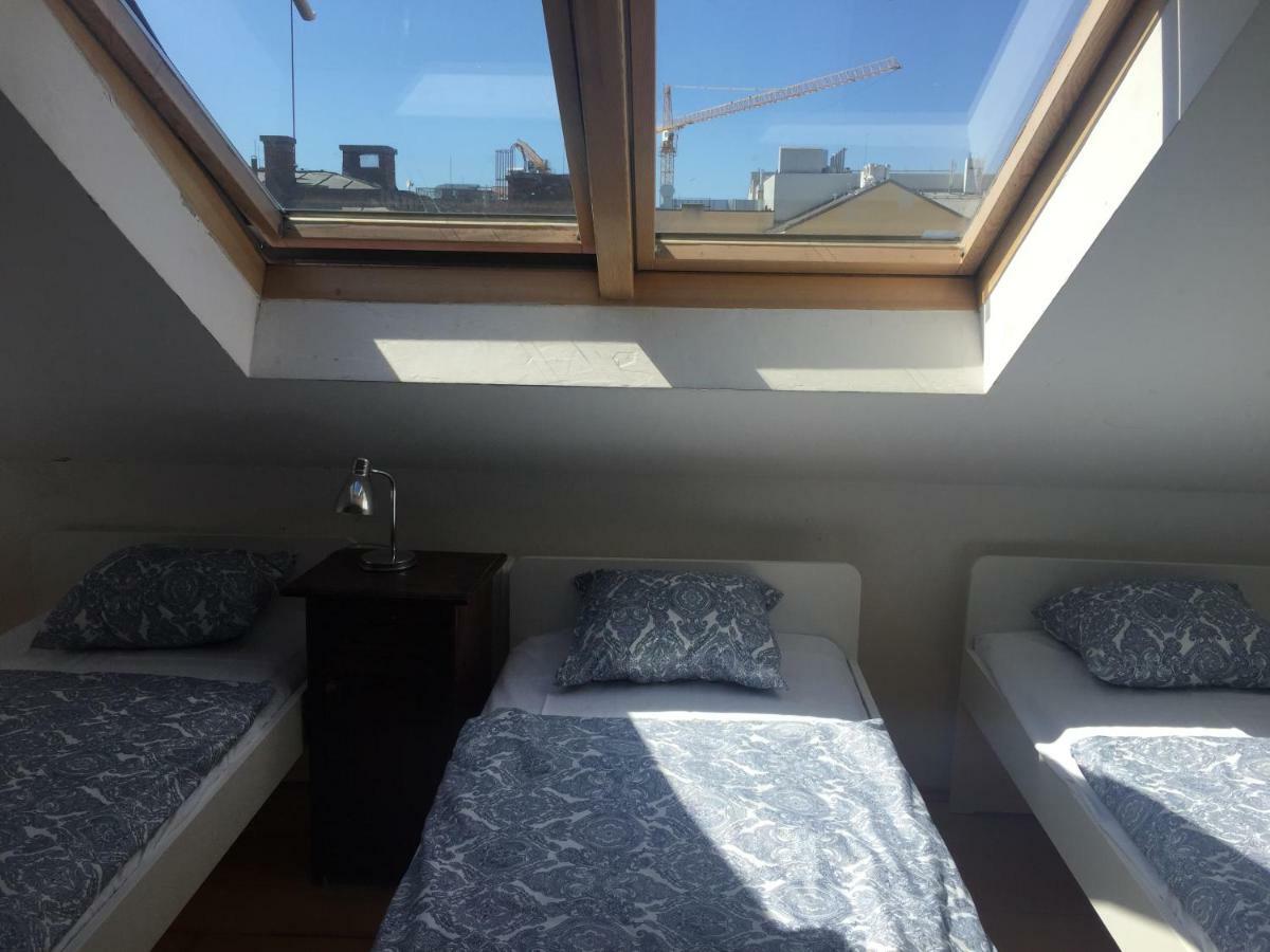 Hostel Rosemary Прага Экстерьер фото